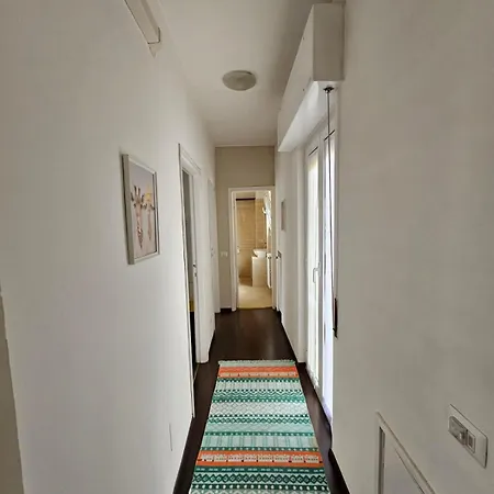 Sempione Red&silver アパート *